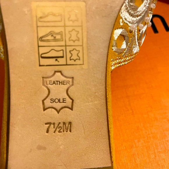 NWOB Tory Burch Elora Yellow Slide in Metallic - Picture 8 of 11